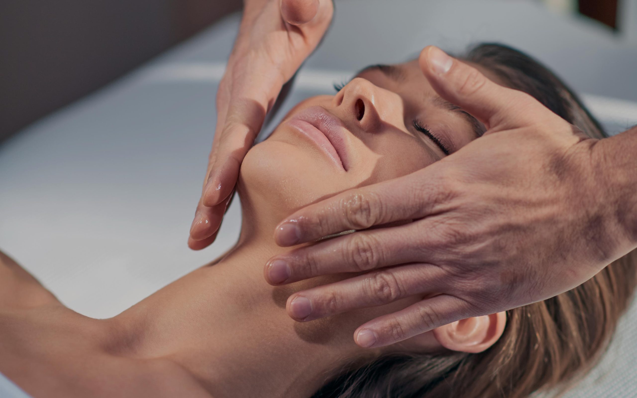 Anti-ageing acupuncture treatments for the face and body