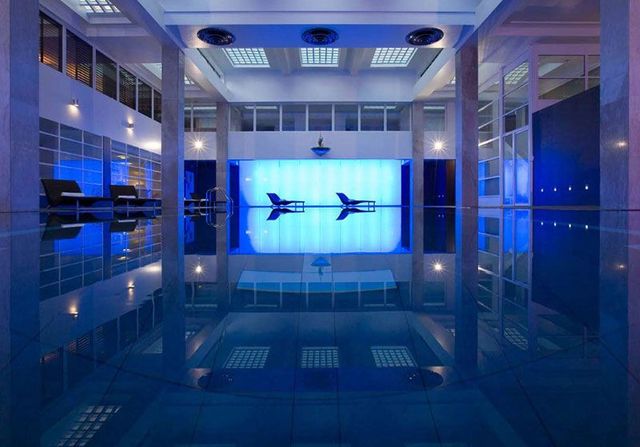 Dolphin House Spa at Dolphin Square