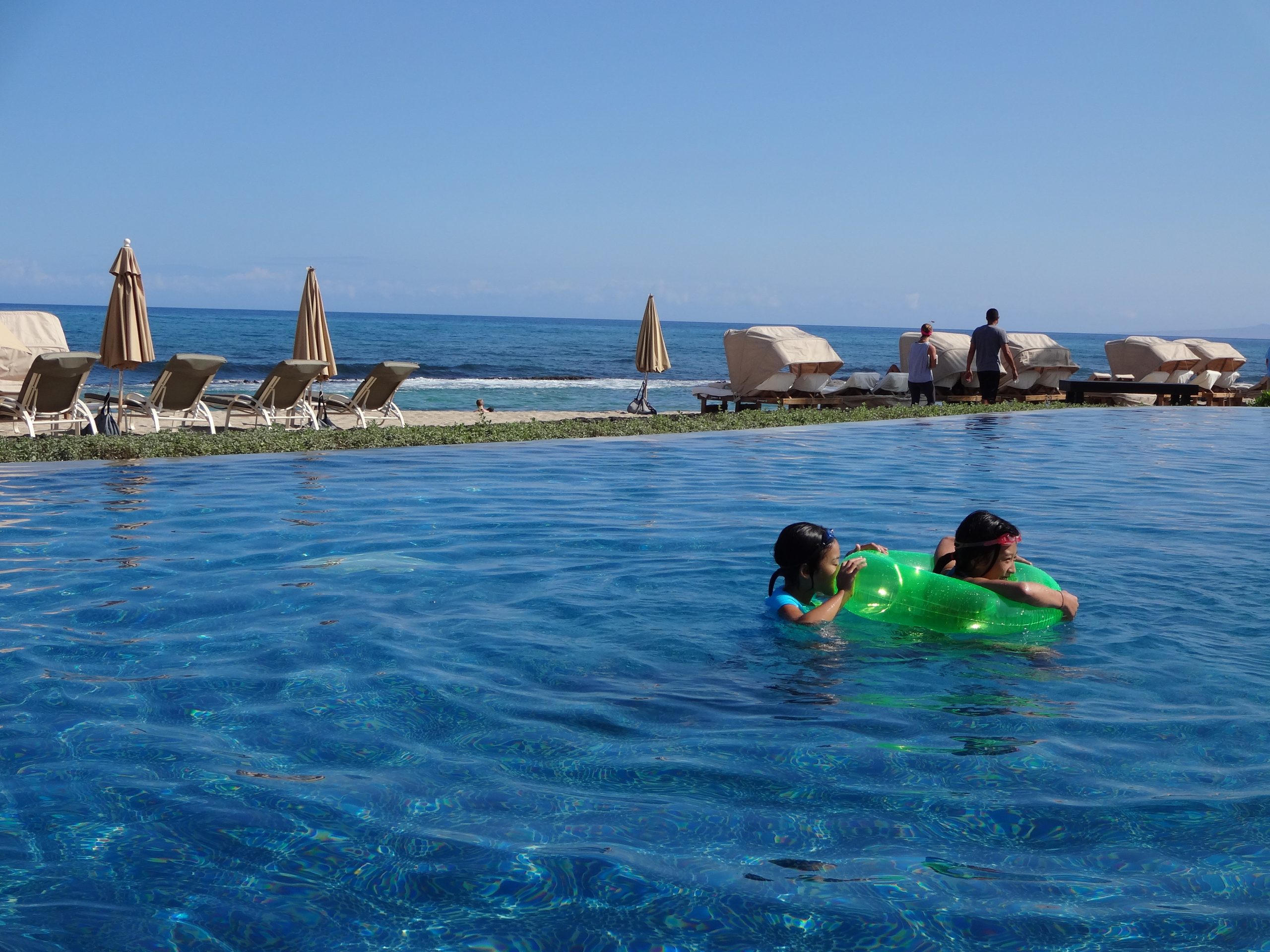Infinity pool at Four Seasons Resort Hualalai in Hawaii